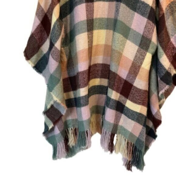 Jessica Simpson | Women's Plaid Fringe Poncho One Size - Picture 3 of 13